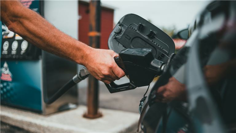 filling gas tank
