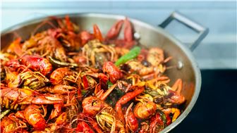 Seafood Bar with Live Music and Huge Balcony