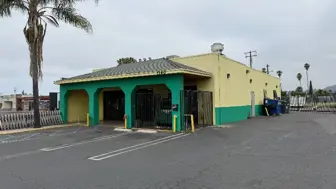 Stand alone Mexican food w patio or bring your own concept 41 lic-