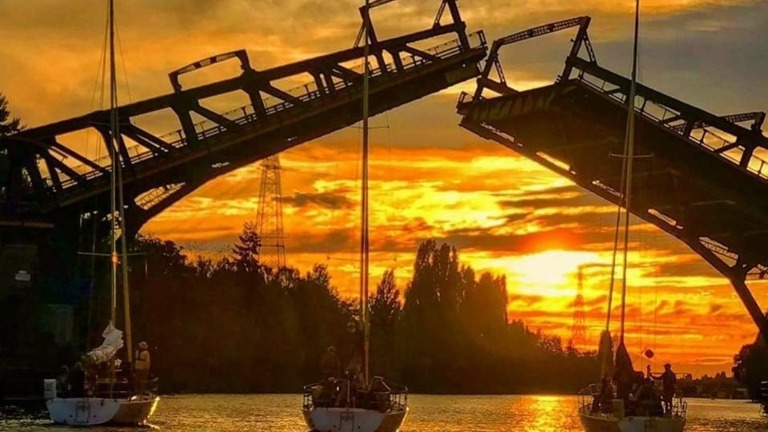 Ballard bridge