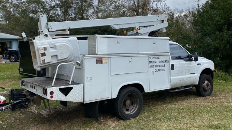 Bucket Truck 40' lift