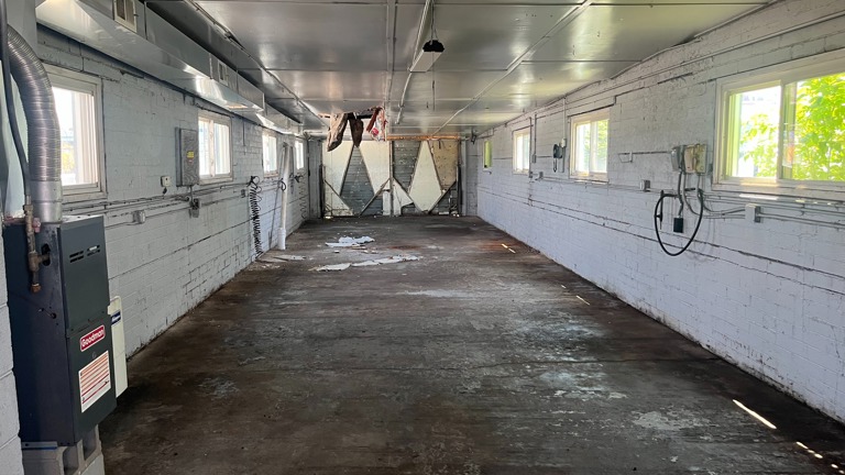 Future waiting room/grow space