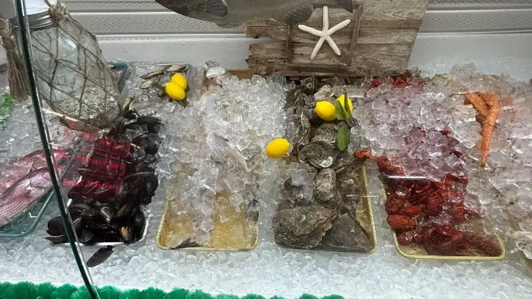 Seafood case