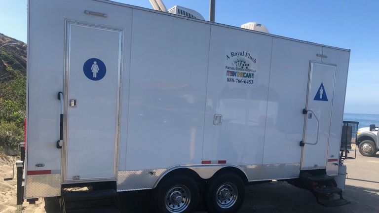 6 Station restroom trailer 