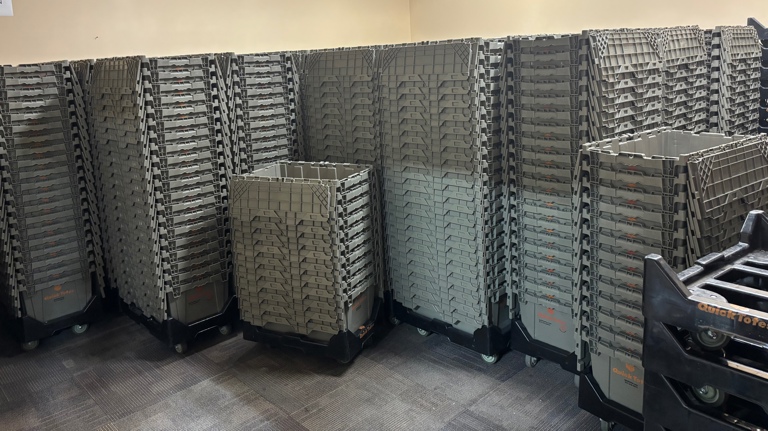 1200 Totes w/ carts