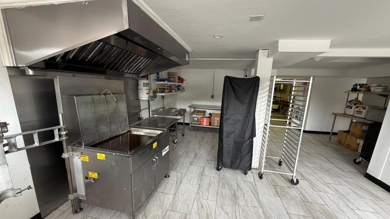 Frying Station/Topping Area
