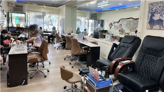 Turn Key High-End Nail Salon [15 Yrs]