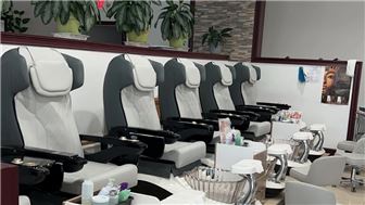 Turn Key High-End Nail Salon [15 Yrs]