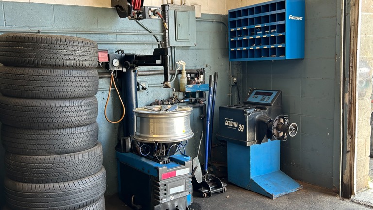 TIRE SERVICE