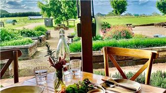 Thriving Restaurant and Bar Business for Sale!