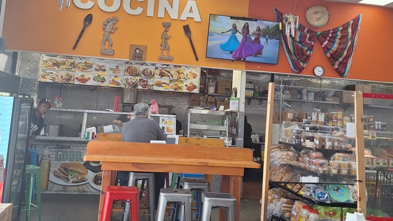 Kitchen - Eating Area