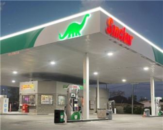 Vinni's Listing - Sinclair Gas Station located in a High Traffic Area!