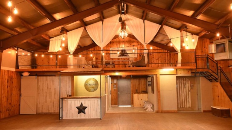 Indoor Bar & Bridal Loft