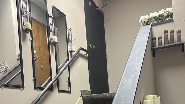 UPSTAIRS/ ENTRANCE 