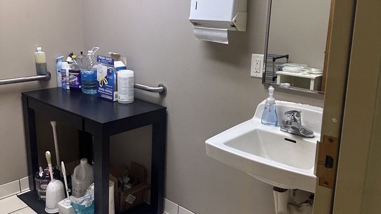 DESIGNATED SALON SINK/SANITATION ROOM