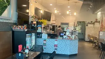 “Vietnamese Sandwich & Café – Hands-On Owner Upside”