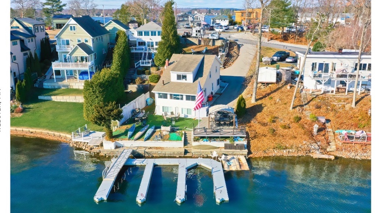 Your lakefront oasis