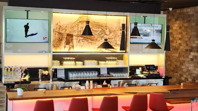 Full Bar