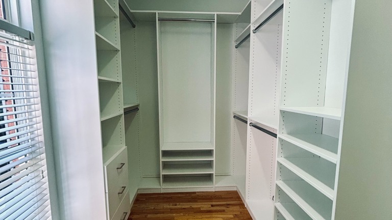 Custom Walk-in Closet Custom Walk-in Closet