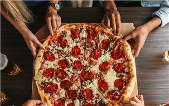 Prime Las Vegas Pizza Shop: Strong Traffic & Demographics