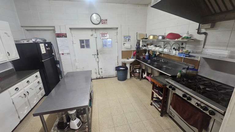 Back kitchen