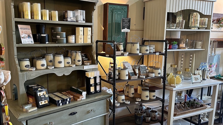 Candles & Vases