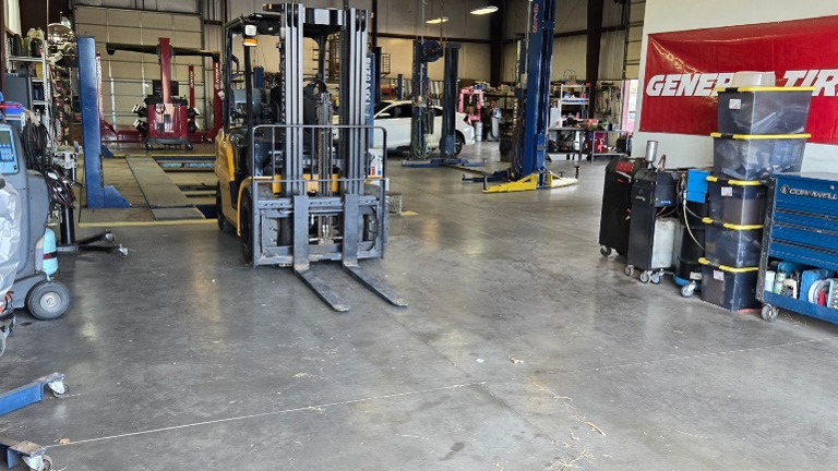 6000 sq ft shop