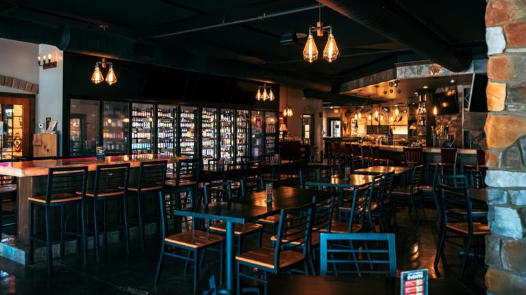 Restaurant & Bar