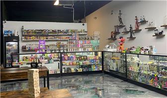 Smoke shop excellent location!