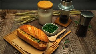 Own Your Own Coffee & Sandwich Shop - Prime location!