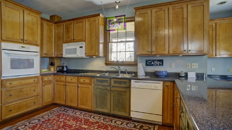 Cat's Meow kitchen