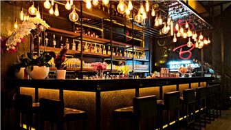 Vibrant Cocktail Bar – Great Reputation – Absentee Owner!