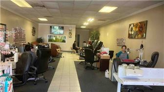 Turnkey High-End Nail Salon [15 Yrs]