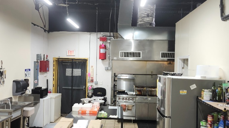 Kitchen 