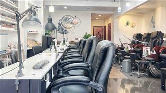 Turnkey High-End Nail Salon [2.5 Yrs]