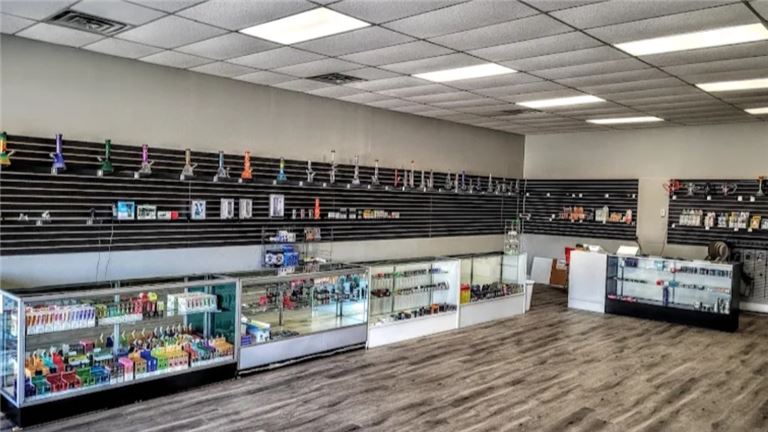 Vape shop in Lewisville on SH 121 inventory included