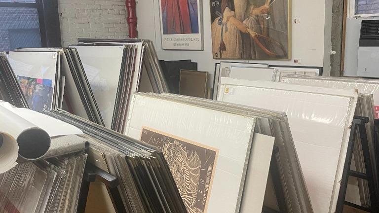 Display bins 