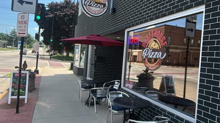 Full service restaurant with sidewalk dining. 