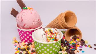 Thriving Ice Cream Bar In Upscale Neighborhood
