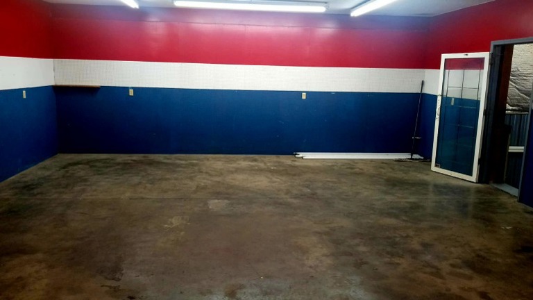 Show room / bay