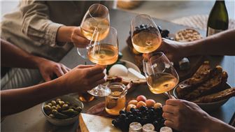 Top Rated Wine Bar Upscale Plaza Great Reviews!