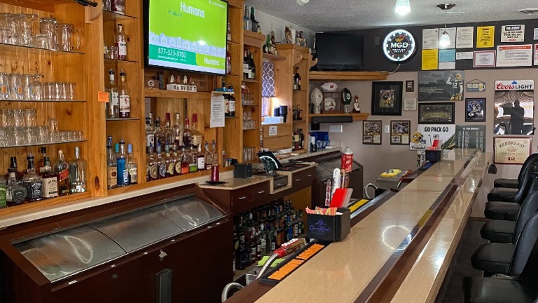 Back bar. Seating for 32 in bar area2 in 