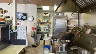 Huge traffic-Great spot for Mex Food or Keep current Asian Menu