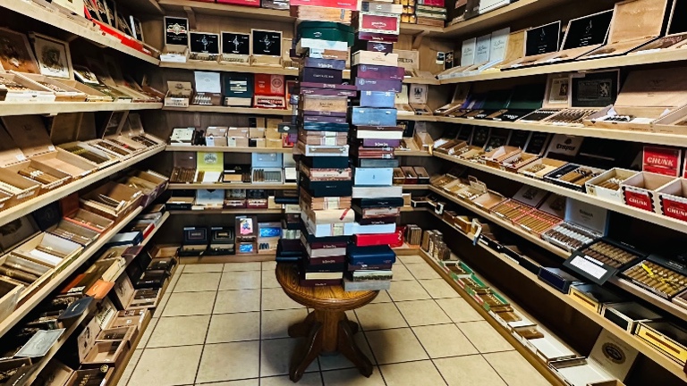 Beautiful Custom Built Shop