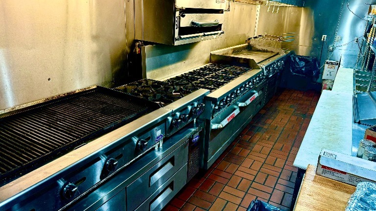 Main Kitchen Hot Line