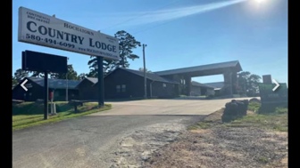 Hotel lodge with acreage in high tourist area