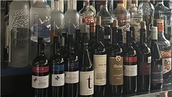 Union County Bar in HOT downtown location with liquor license