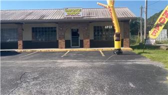 Turnkey Smoke Shop Near Ma Barker’s Hideaway on Lake Weir