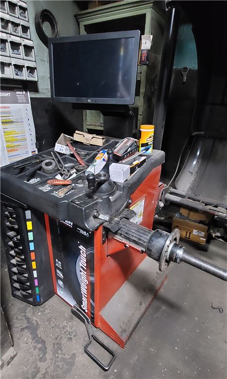 Hunter Alignment Machine