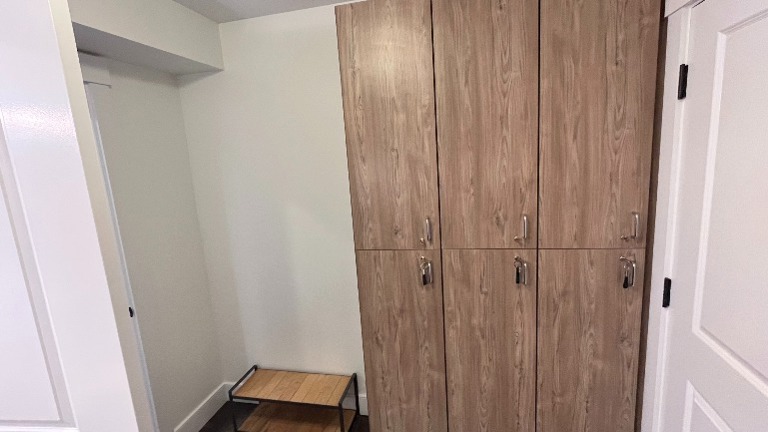 Men's Lockers